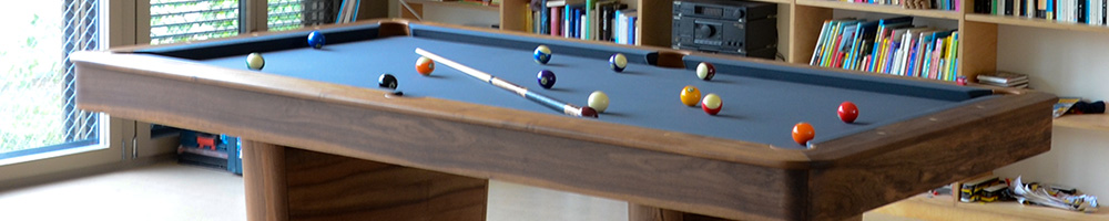 Pool Billardtisch aus Amerikanischem Nussbaum 